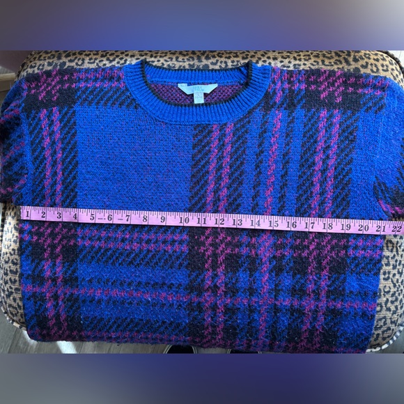 Plaid Sweater - Picture 6 of 6